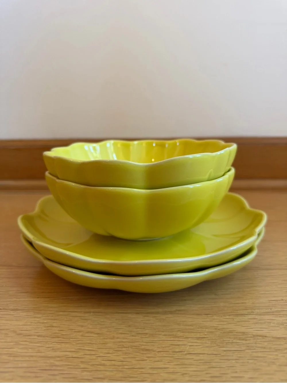 Beatriz Yellow Scalloped Dessert Plates and Bowls, S/2